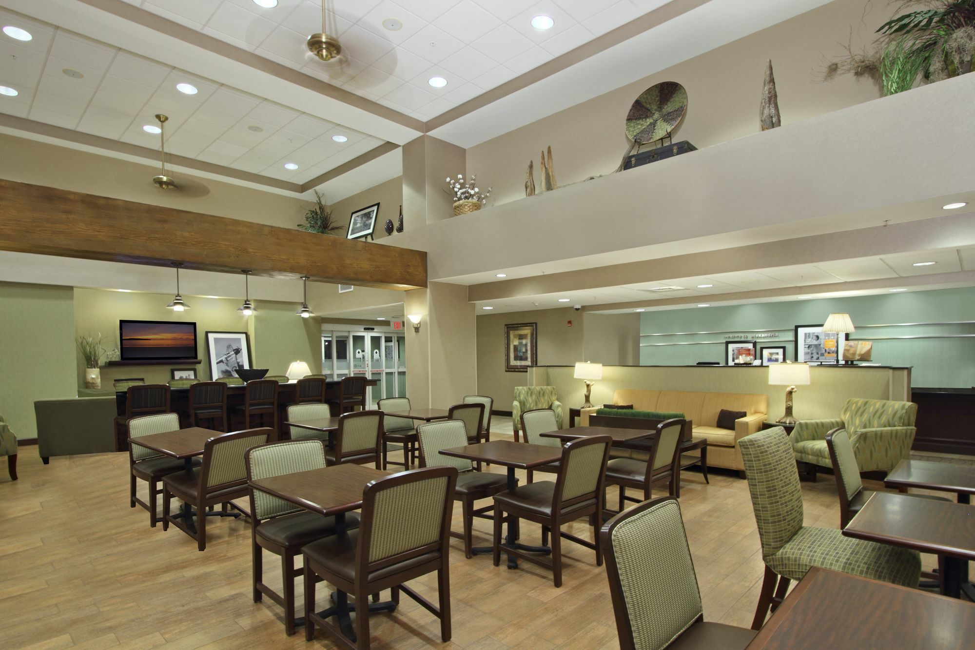 Hampton Inn & Suites Александрия Экстерьер фото